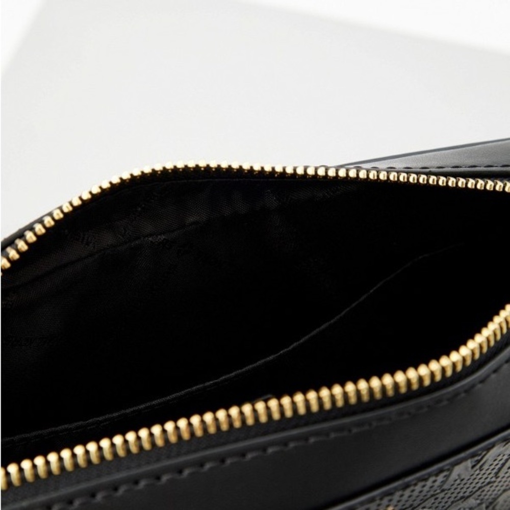 Michael Kors| Jet Set Large Saffiano Leather Crossbody Bag - Picture 4 of 9